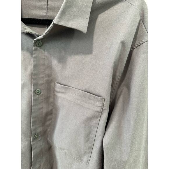 Lululemon Relaxed Fit Long Sleeve Button Up with Pocket - Picture 4 of 6